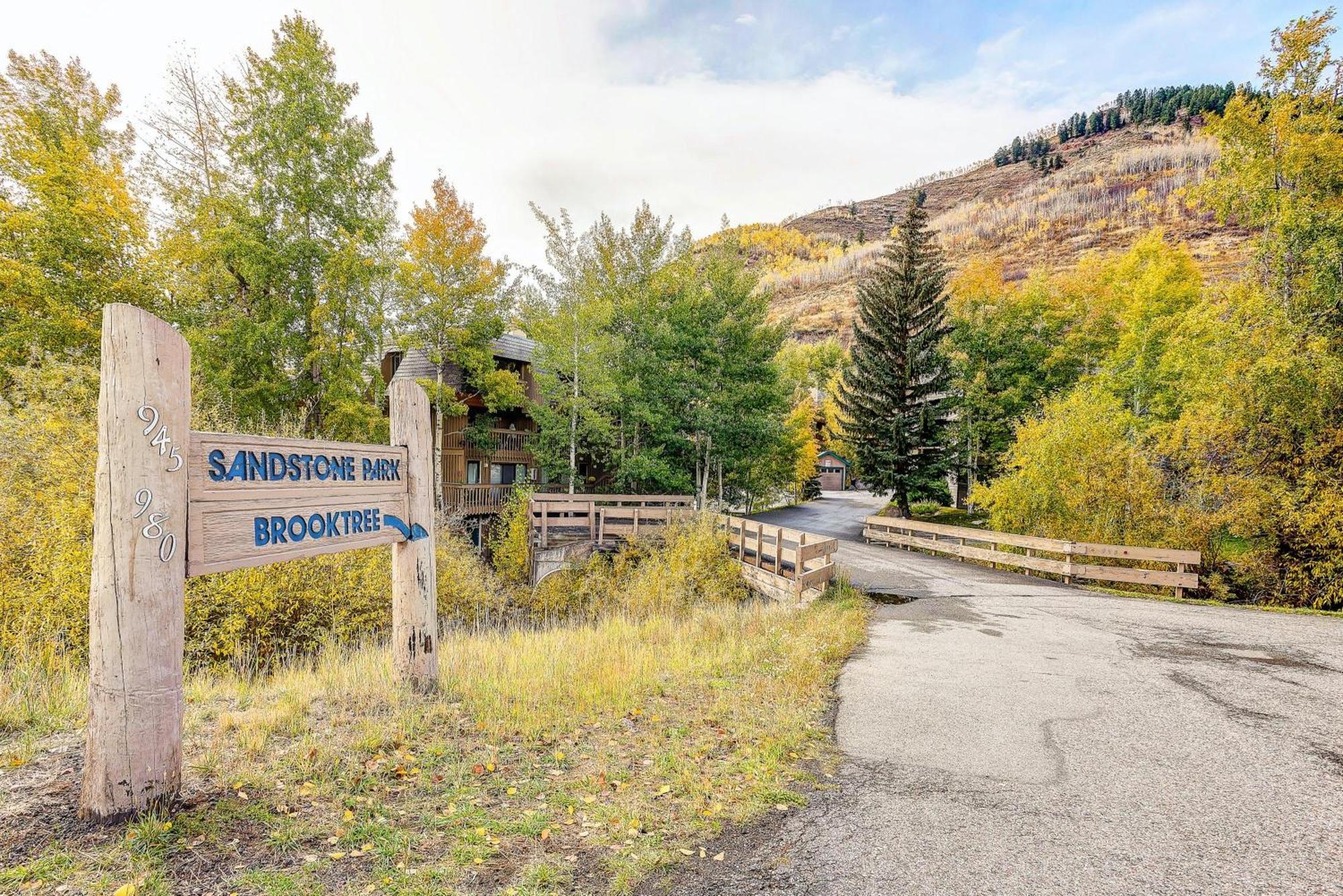 Peaceful Creek View From The Deck! Walk To Shuttle Vila Vail Exterior foto