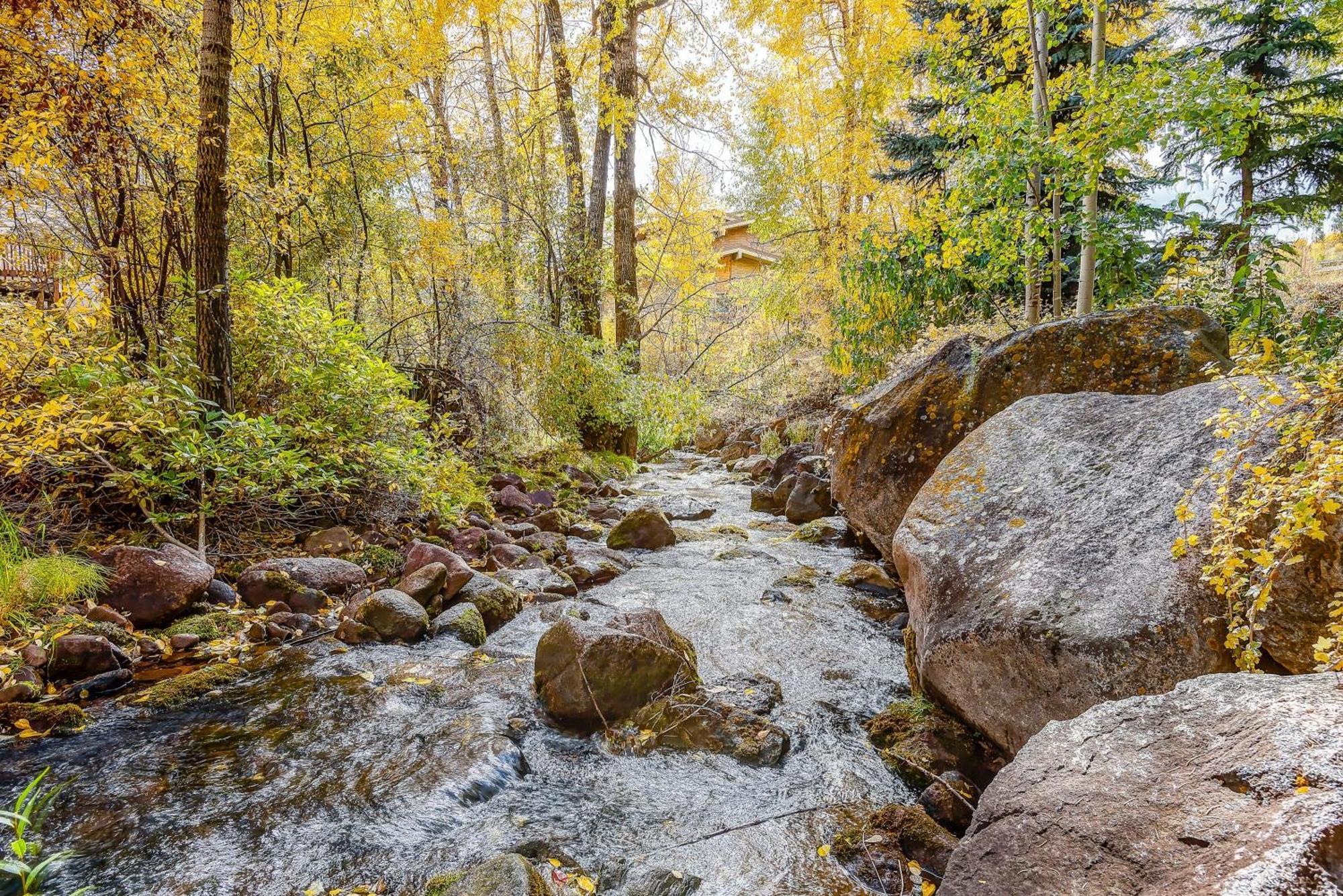 Peaceful Creek View From The Deck! Walk To Shuttle Vila Vail Exterior foto