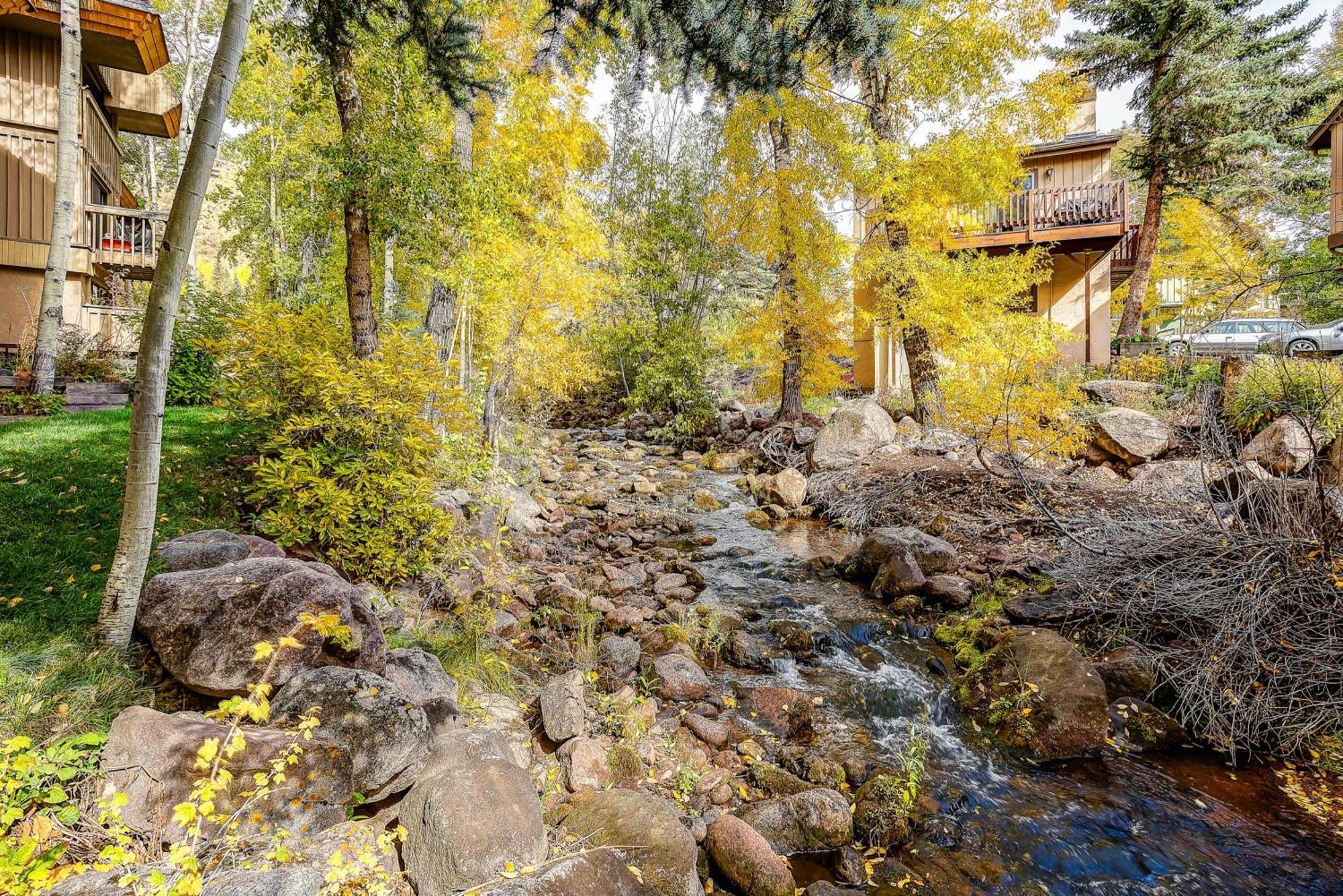Peaceful Creek View From The Deck! Walk To Shuttle Vila Vail Exterior foto